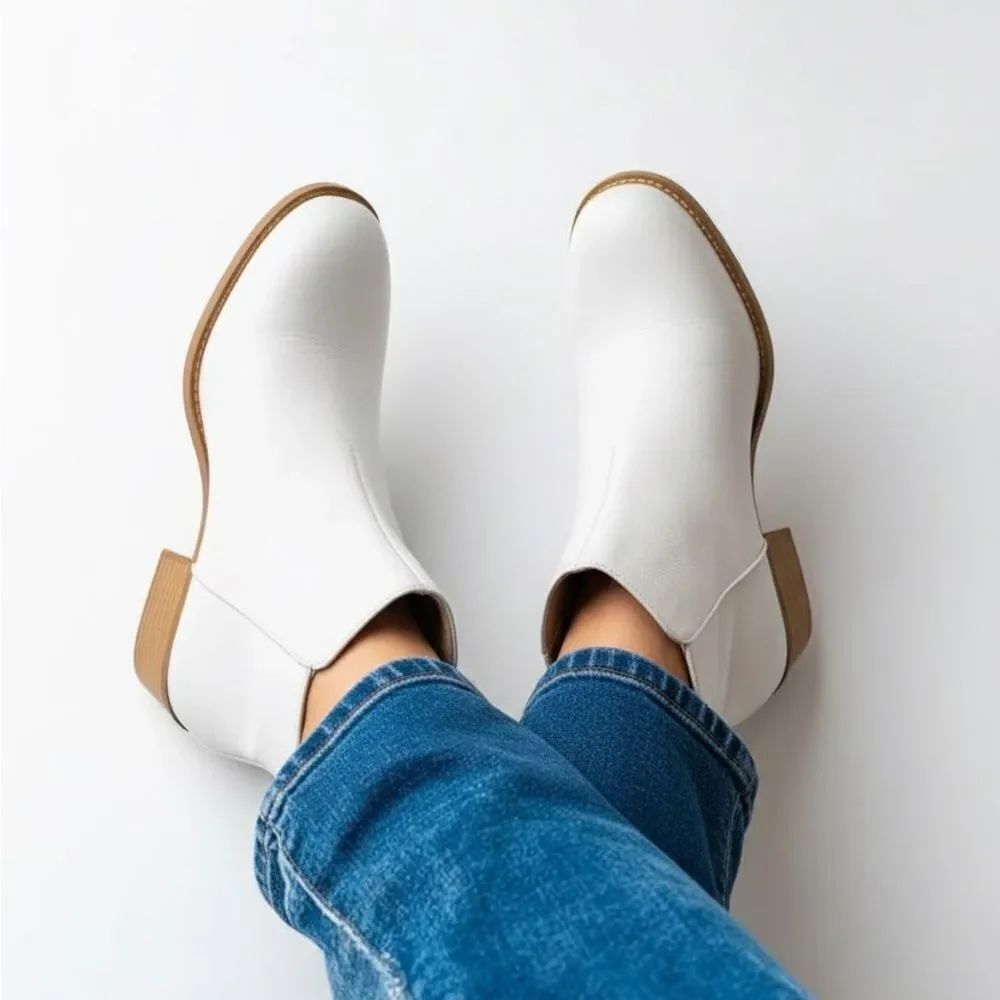 SODA Women's White Ankle Boots